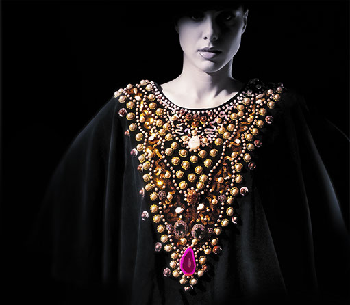  jewelry beads, beads, girl peering beads, girl on black background, black background, fashion,